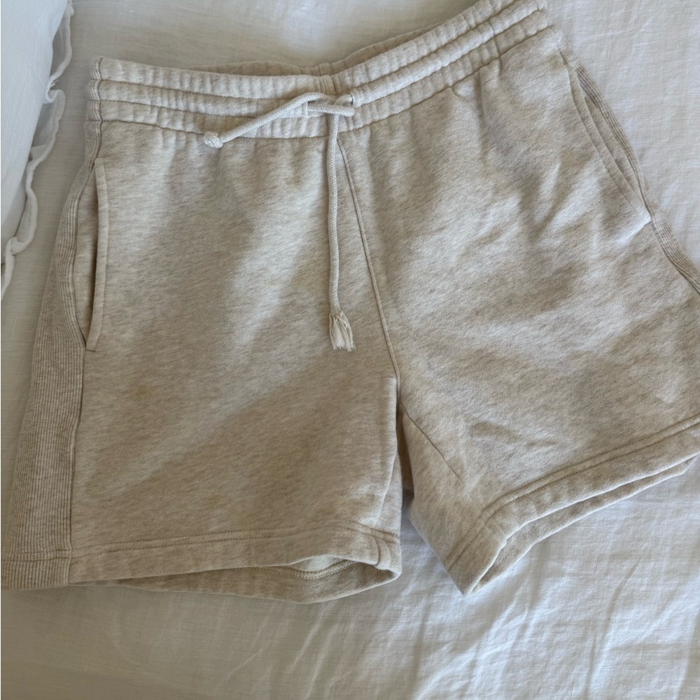 Aritzia Shorts - Picture 6 of 7